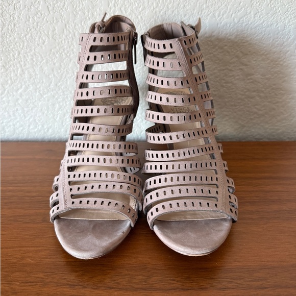 Strappy Vince Camuto heels - Picture 3 of 6